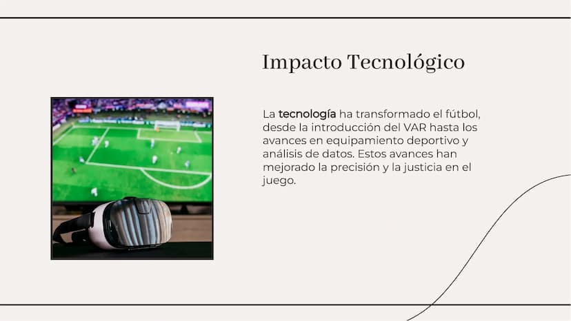 La Evolución del Fútbol
a lo largo de la Historia El fútbol ha experimentado una evolución significativa a lo largo de los años,
desde sus h