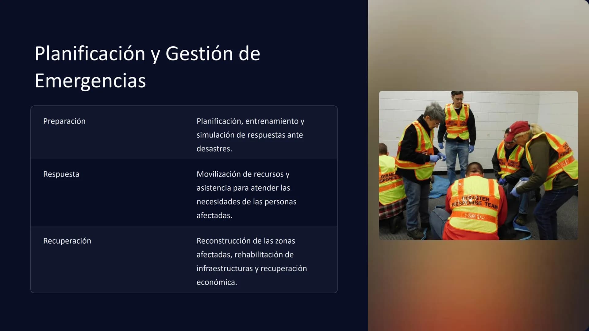 3-0°
ATURAL DISASTER ICON
Re
Geografía de los
Desastres
CiStock
Credit: tulpahn
La geografía de los desastres estudia la relación entre los 