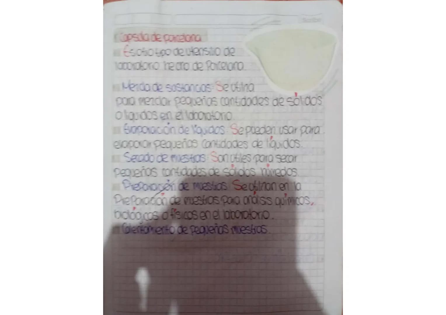 Scribe
•Implementos de laboratorio ●
● de quimica
Vidrios
Vaso de Precipitado
El raso de Precipitado tiene
Muchos objetivos dentro del
labor