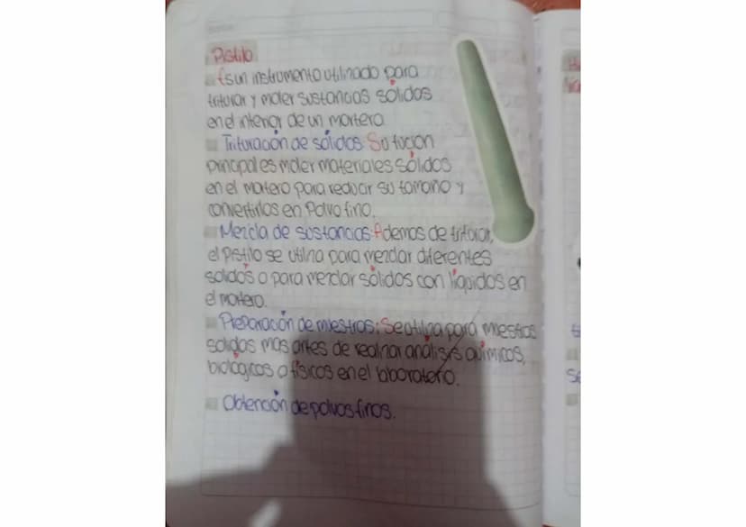 Scribe
•Implementos de laboratorio ●
● de quimica
Vidrios
Vaso de Precipitado
El raso de Precipitado tiene
Muchos objetivos dentro del
labor