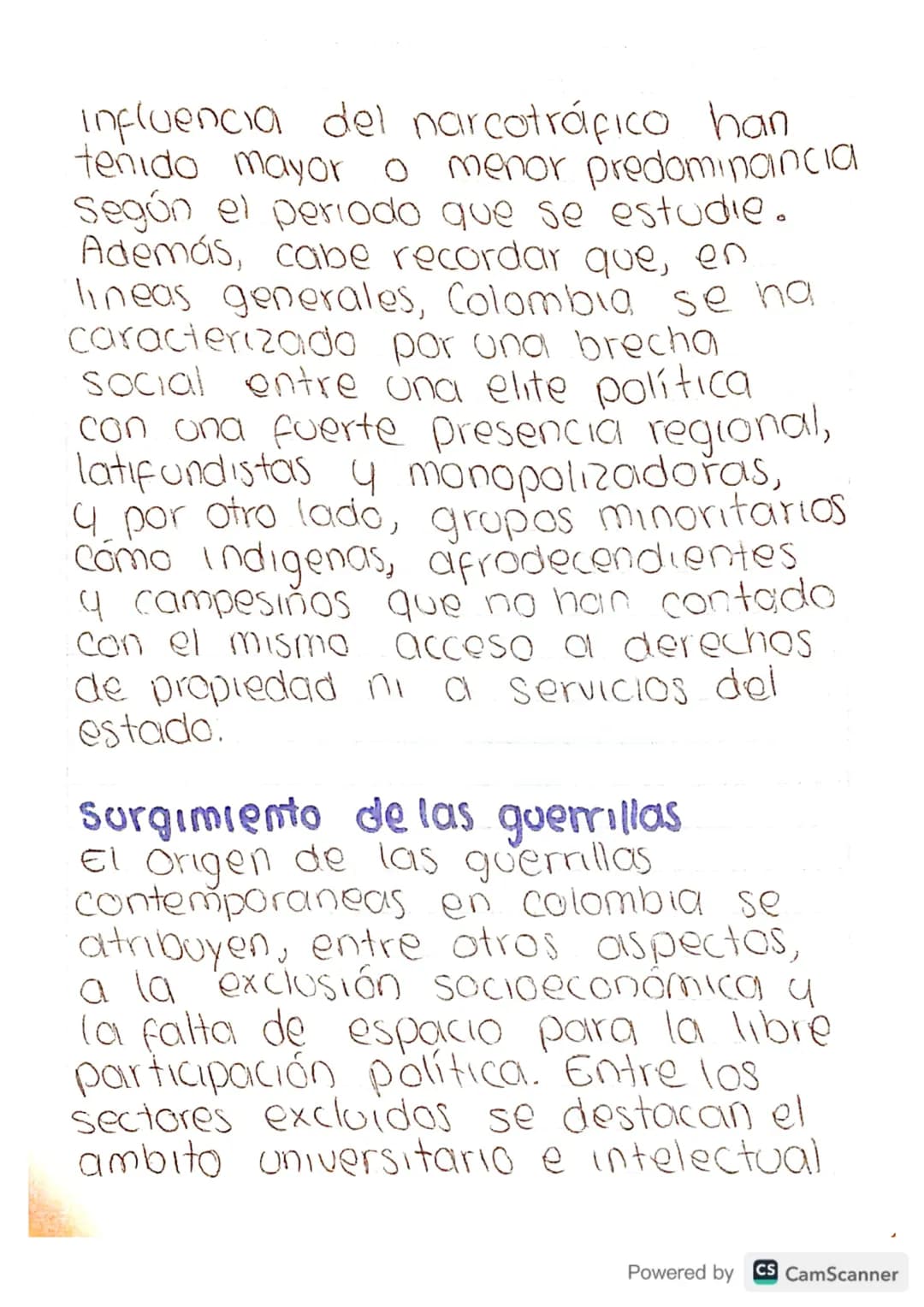 Conflicto armado en
COLOMBIA
La historia de Colombia en los
ultimos setenta años ha estado
marcada por el conflicto armado.
En sus inicios, 