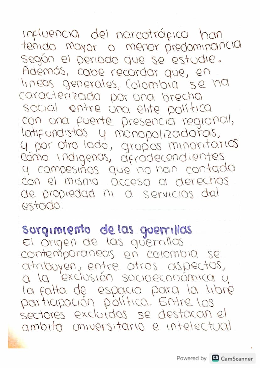 Conflicto armado en
COLOMBIA
La historia de Colombia en los
ultimos setenta años ha estado
marcada por el conflicto armado.
En sus inicios, 