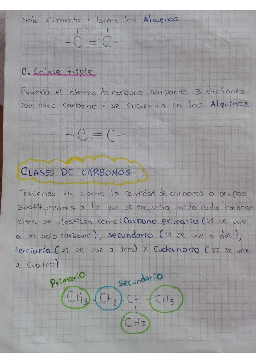 HIDROCARBUROS
Los compuestos orgánicas más sencillos se conocen con el
nombre de hidrocarburos son compuestos que contienen hi-
drógeno y ca