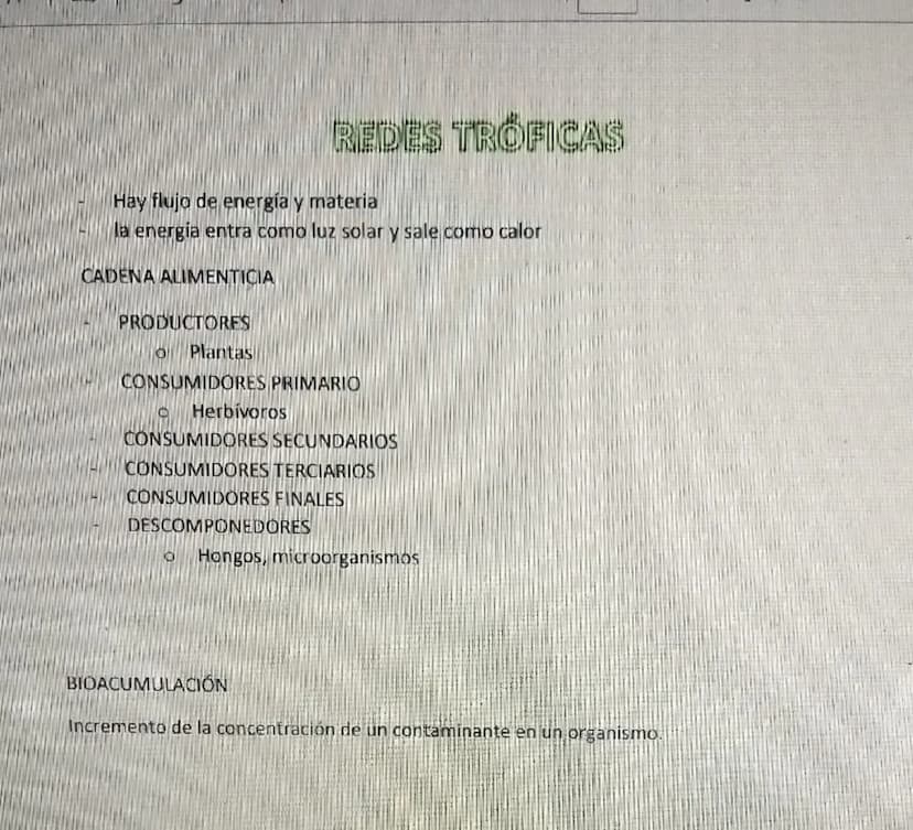 INTERACCIONES ECOLÓGICAS
Las interacciones describen las diferentes maneras en las que los organismos obtienen
alimento y energía
Los organi