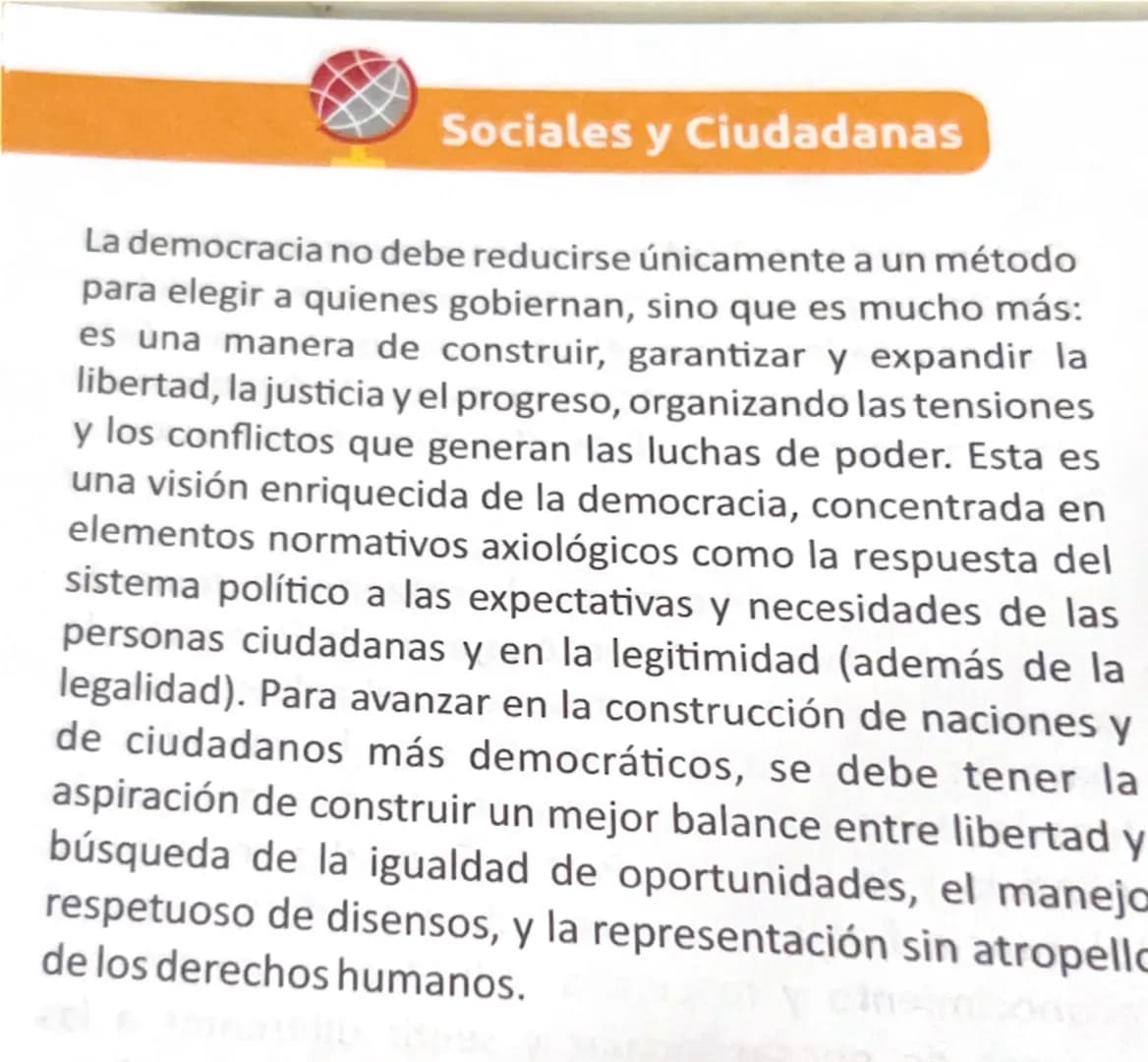 Regímenes,
sistemas políticos
y formas de
gobierno
La política en democracia
Sociales y Ciudadanas
permanentemente (procedimientos, normas, 