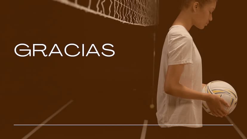 VOLEIBOL
03 01
Es un deporte que se juega con una pelota y
en el que dos equipos, integrados por seis
jugadores cada uno, se enfrentan sobre