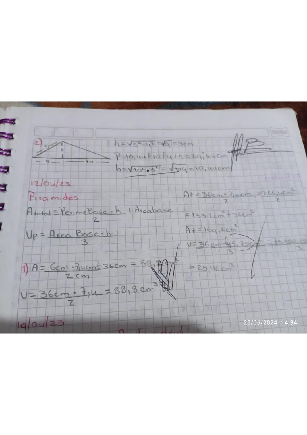 Scribe
1104 23
Area y Perimetro Tricingulo.
•Un triangulo es
y 3 verdes. Existe u tipos de Triangulos:
un Poligono que tieme 3 lados, 3 Angu