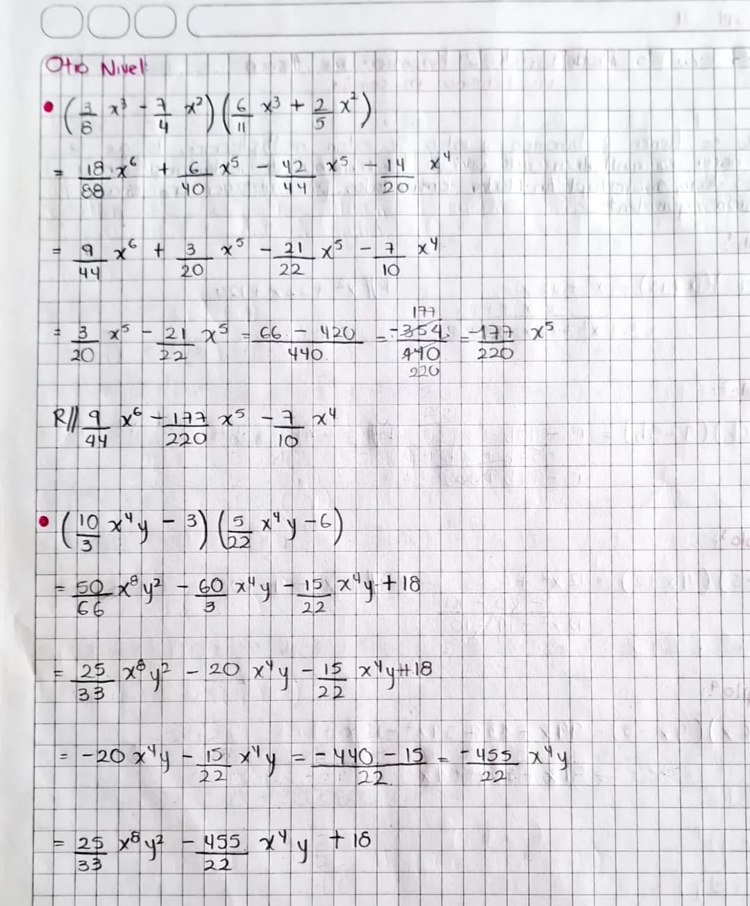 Productos Notables:
o'
Es la multiplicación que se hace entre dos o mas monomios
polinomios, con el fin de obtener otra expresión algebraica