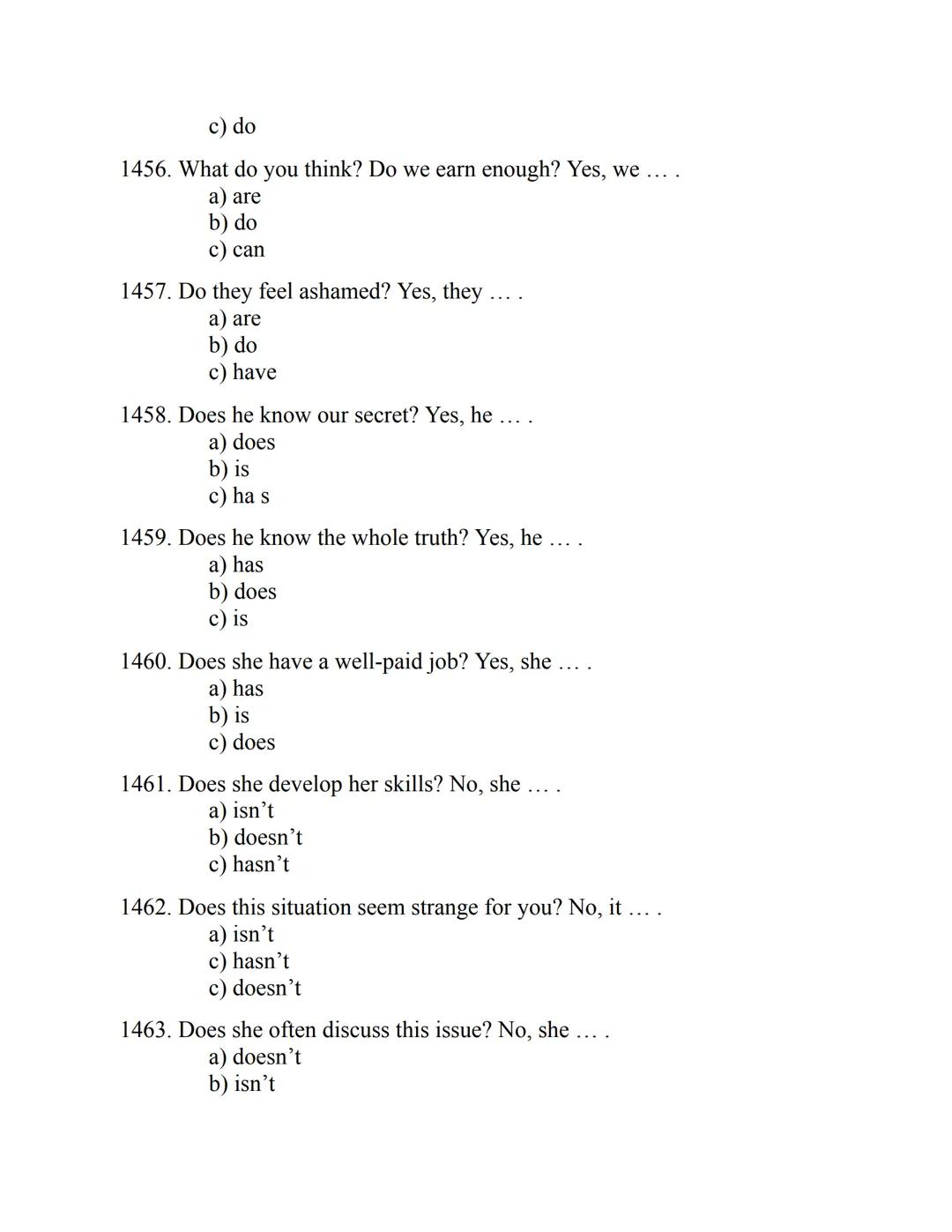 ENGLISH
GRAMMAR
EXERCISES
WITH ANSWERS
Part 1.
2500 MULTIPLE-CHOICE
ITEMS FOR A1/A2
Your quest towards C2
Daniel B. Smith ENGLISH
GRAMMAR
EX