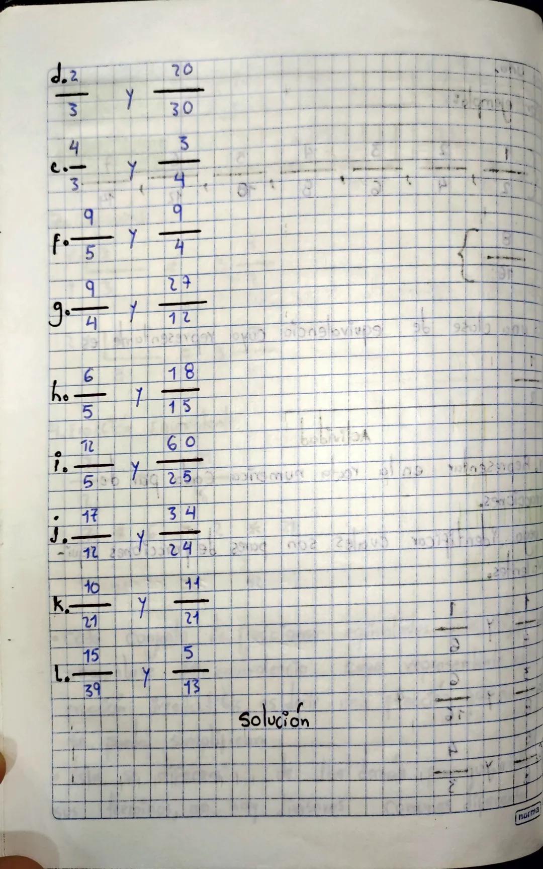 Fracciones
Equivalentes.
Lus fracciones equivalentes representon
en la Recta numérica.
el mismo pu
Fracciones son equivalentes st representa